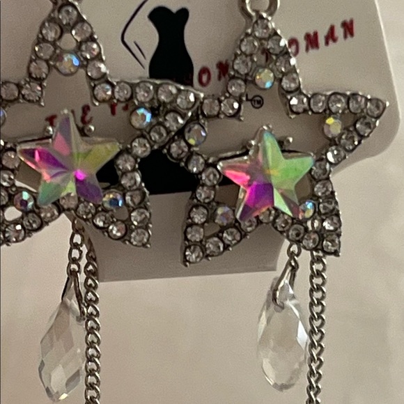 GORGEOUS IRIDESCENT CRYSTAL EMBELLISHED STAR FRONT/BACK EARRINGS - Picture 8 of 11